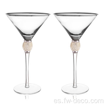 Cóctel de martini de diamante con borde de oro